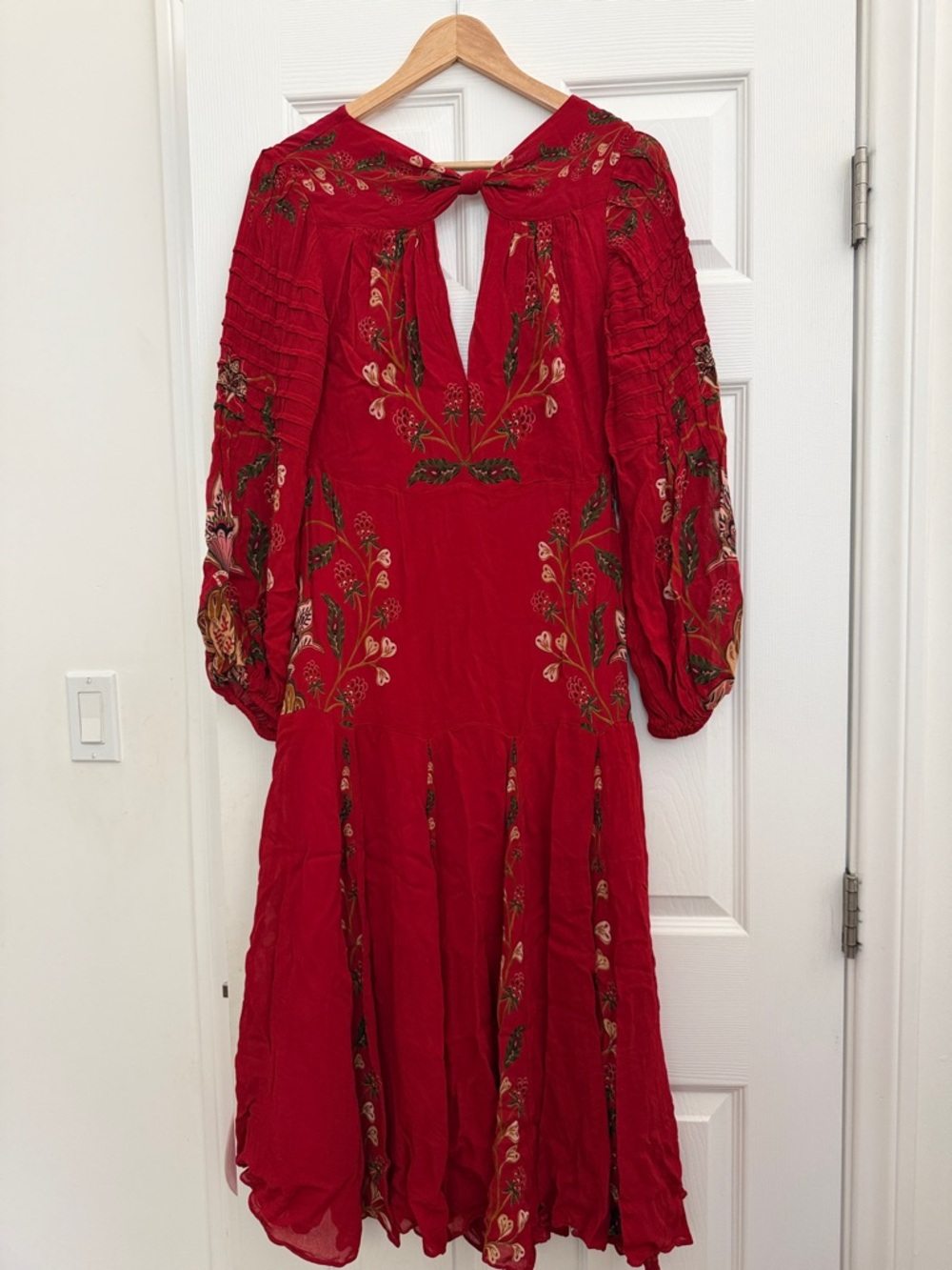 FARM Rio Red Berry Garden Long Sleeve Pleated Dress Size S EUC